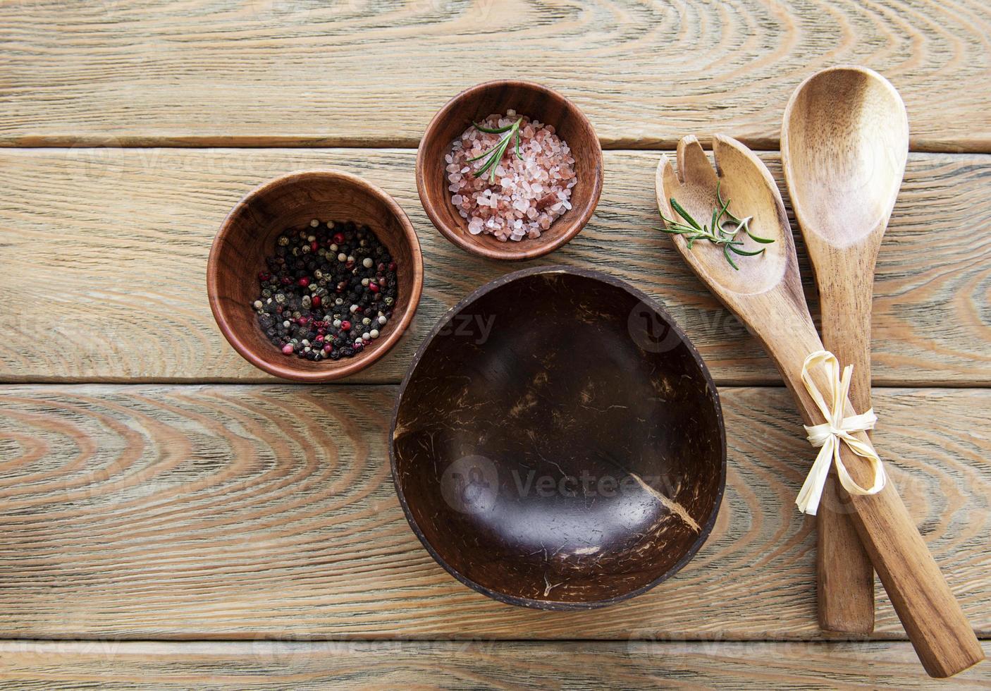 cubiertos de madera utensilios de cocina foto