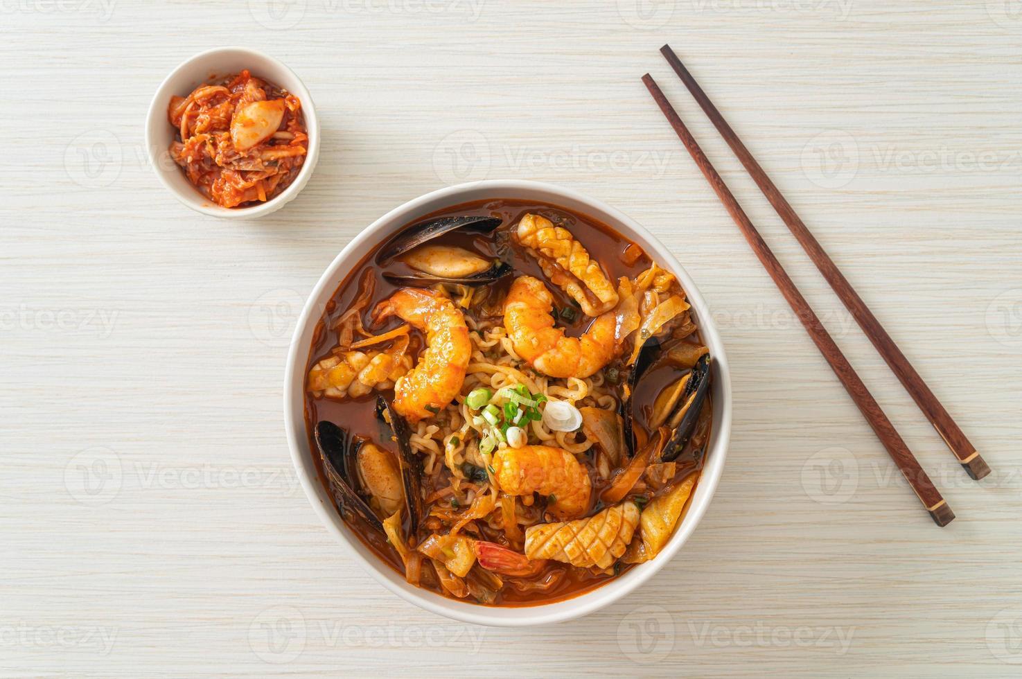 Jjamppong -  Korean Seafood Noodle Soup photo