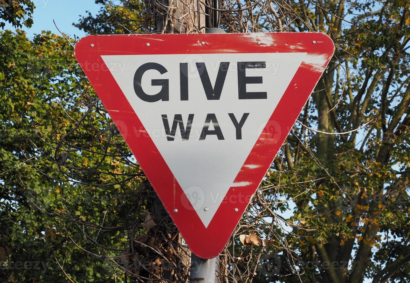 give way sign photo