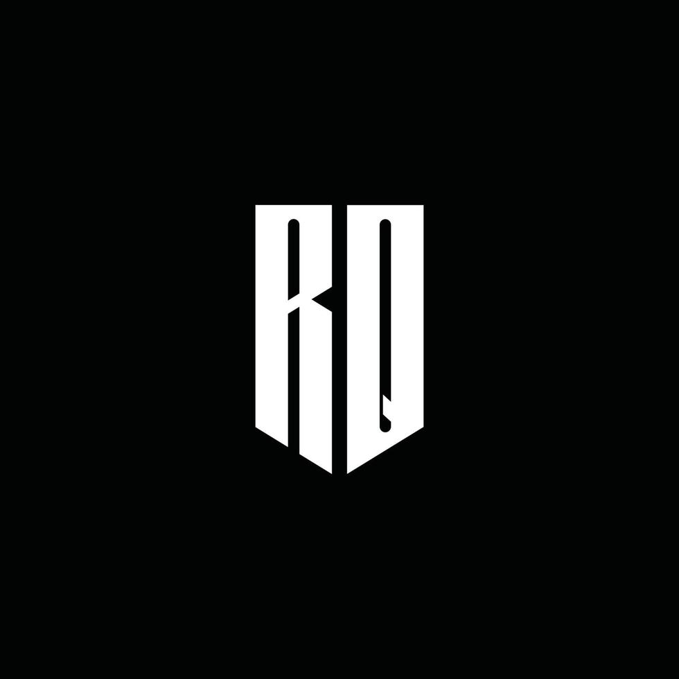 Monograma del logotipo rq con estilo emblema aislado sobre fondo negro vector