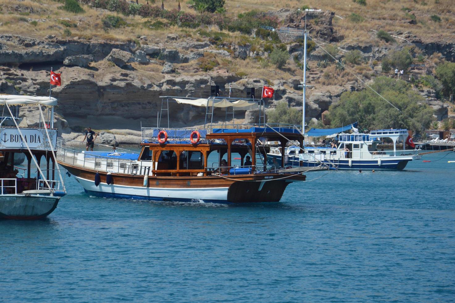 Bodrum, turco - 02 de julio de 2020 yates estacionados en el puerto deportivo foto