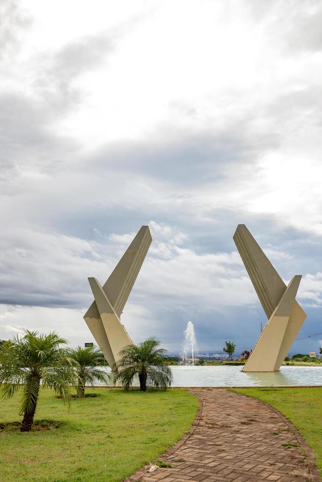 goiania, goias, brasil, 2019 -monumento de bendiciones foto