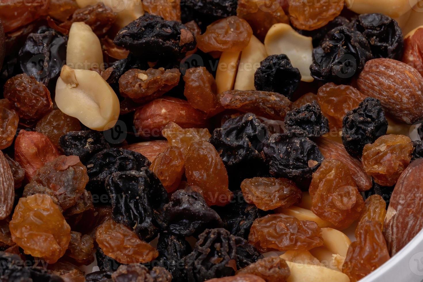 mezcla de nueces con frutos secos foto