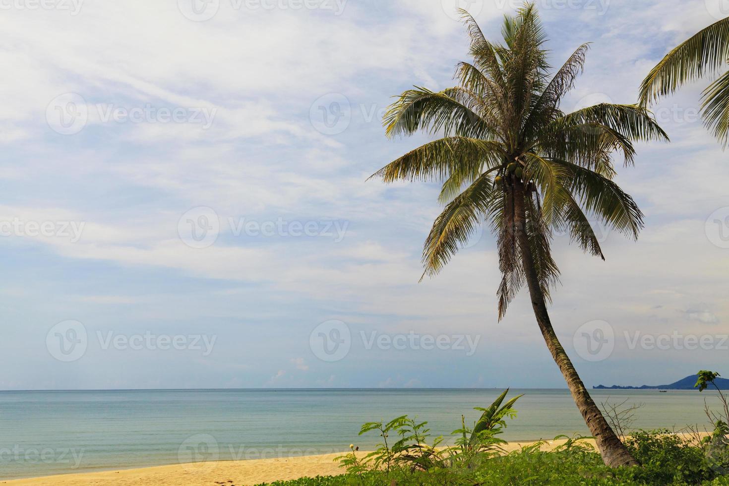 hermosa playa tropical en tailandia foto