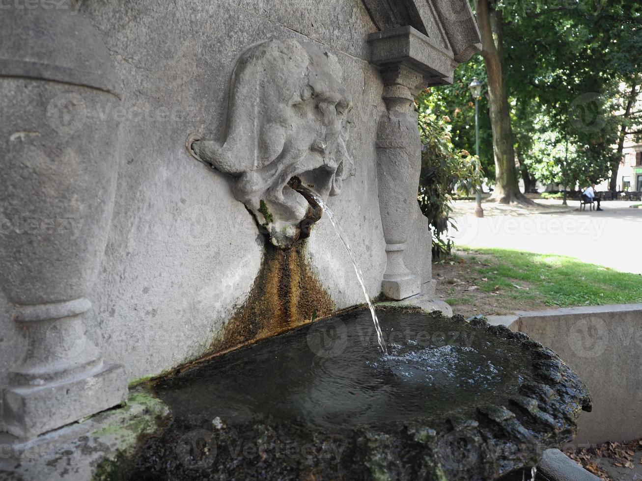 fontana dei mascheroni en turín foto