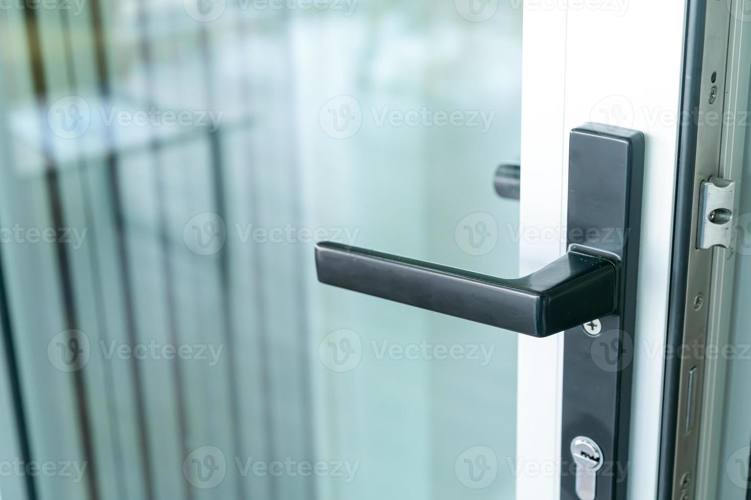 hand holder or opener on door photo