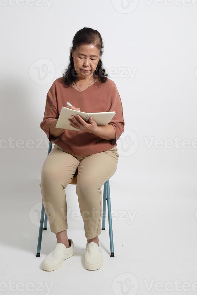 mujer asiática senior foto