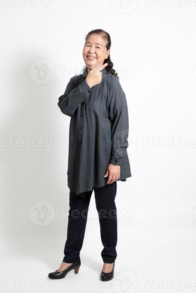 mujer asiática senior foto