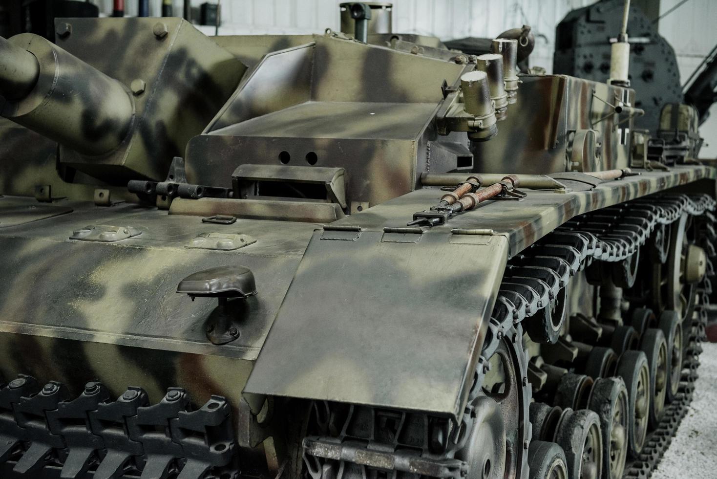 Sinsheim, Alemania - 16 de octubre de 2018 Technik Museum. La vista de partículas del viejo tanque de color negro y marrón. foto