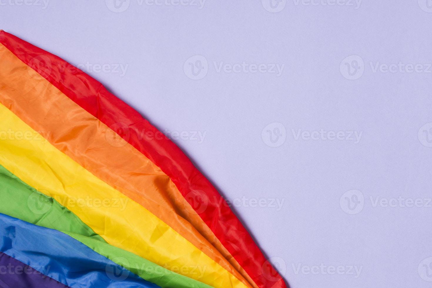 cerrar arco iris de la bandera del orgullo gay foto