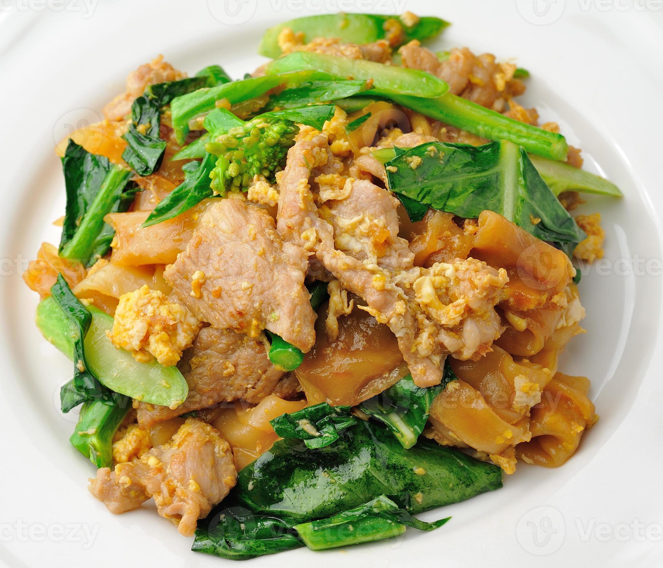 Stir Fried Rice Noodle with pork 4158528 Stock Photo at Vecteezy