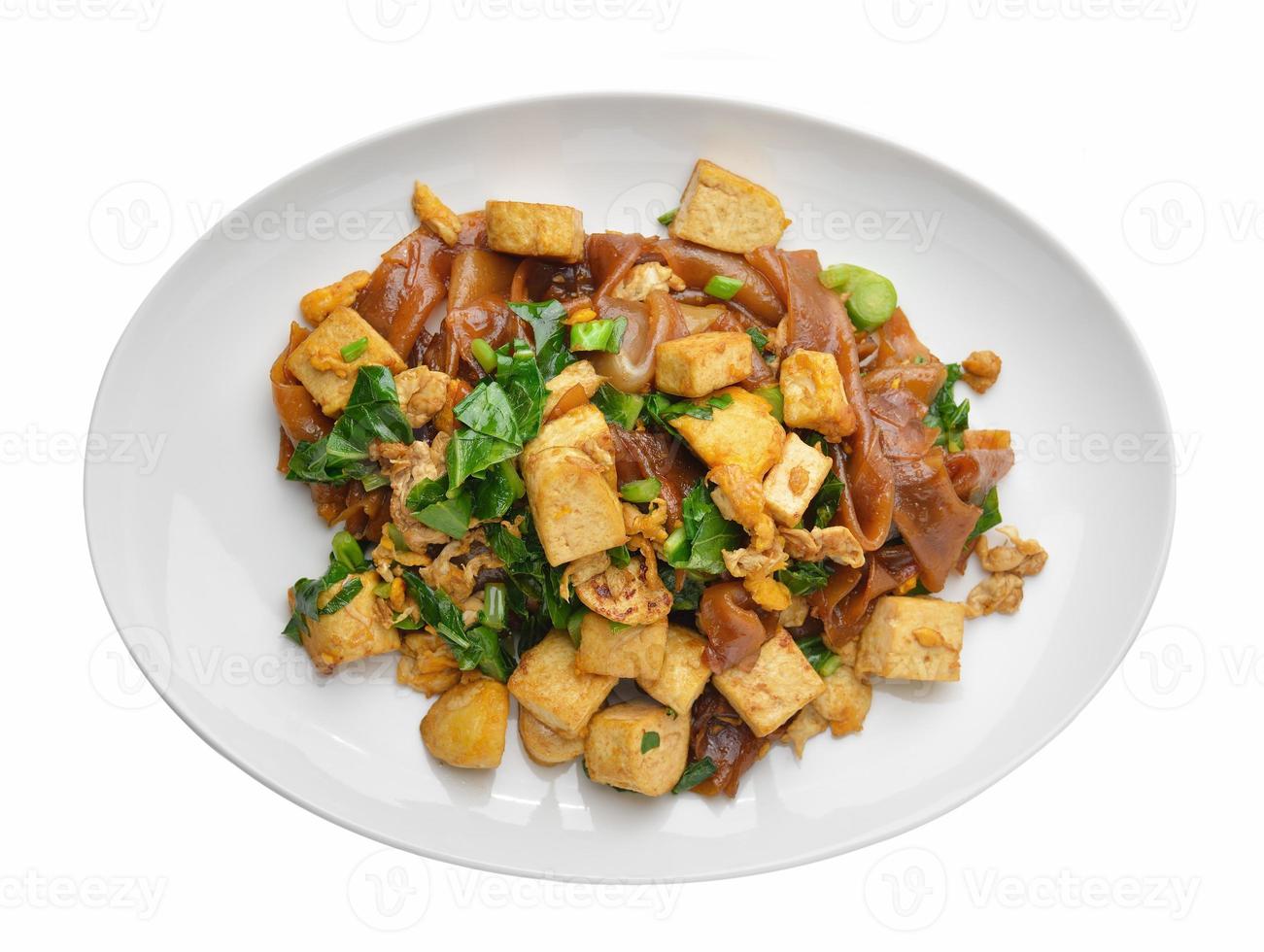 fideos de arroz salteados con tofu foto