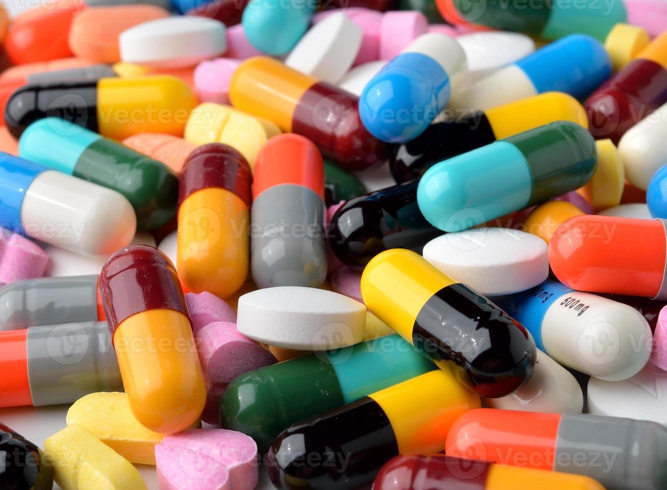 pills and capsules photo