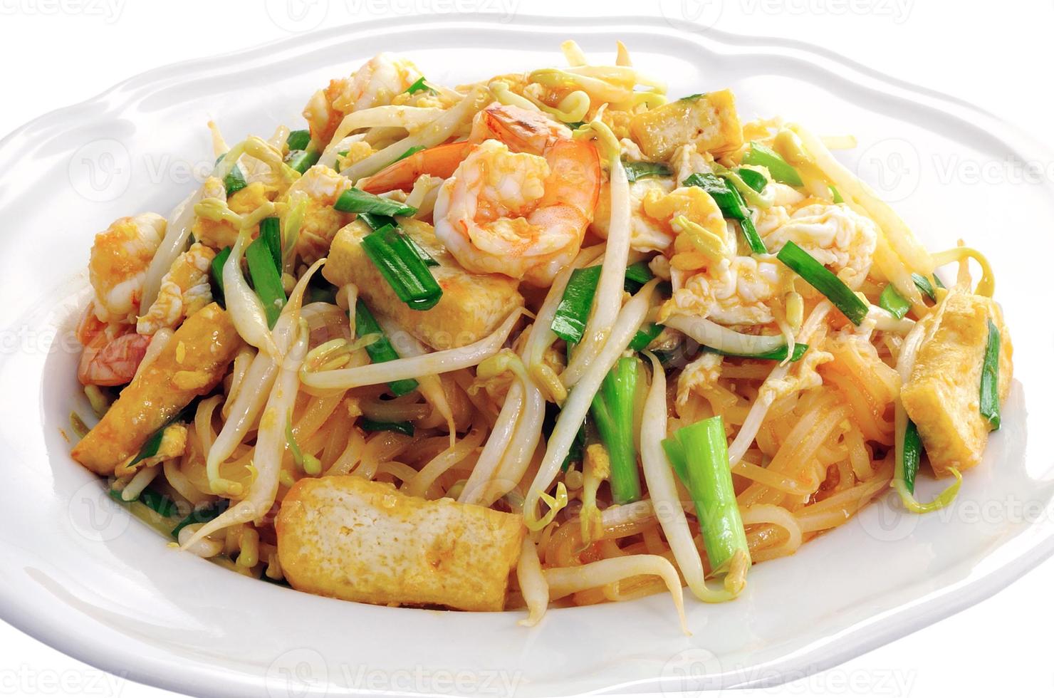 fideos estilo tailandés, pad thai foto