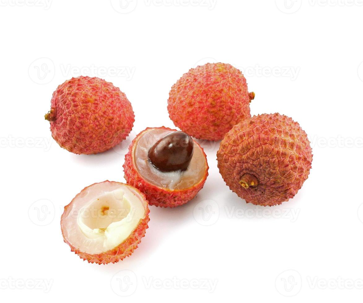 litchi aislado sobre fondo blanco foto