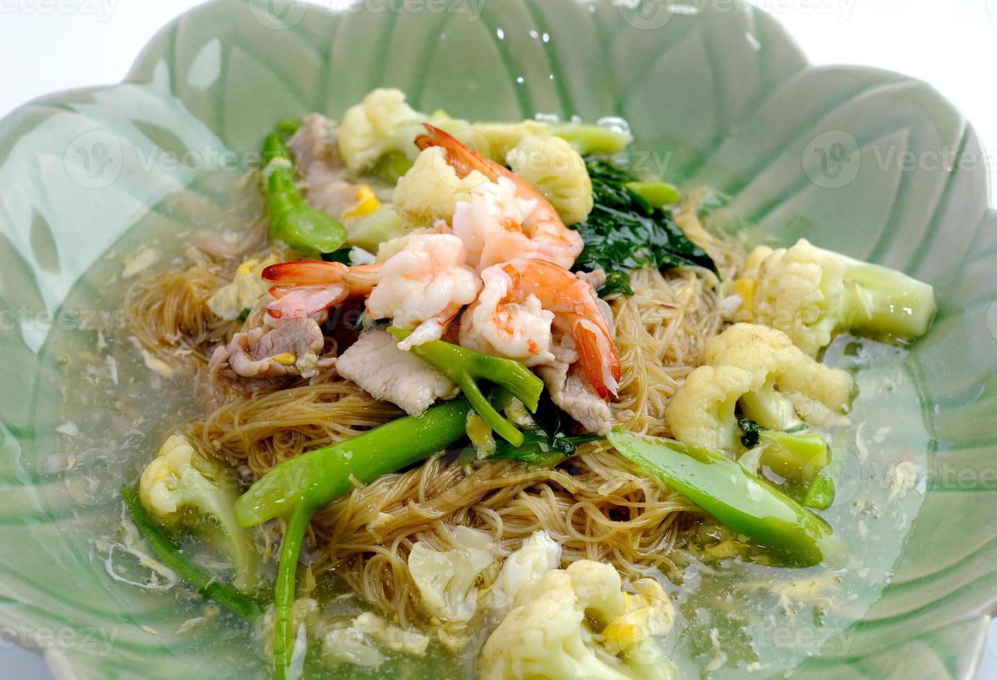 noodles with prawns photo