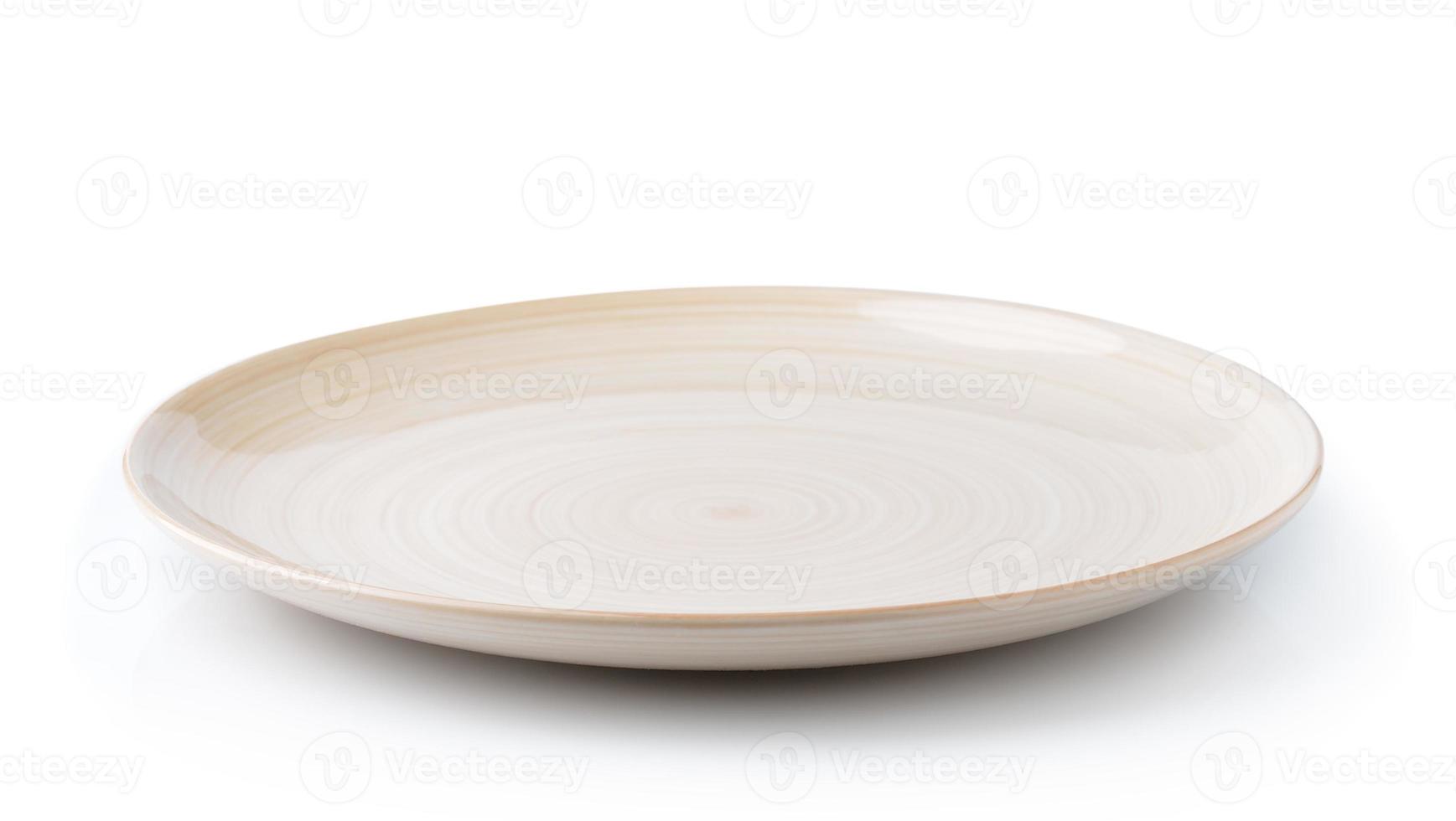 plato aislado sobre fondo blanco foto