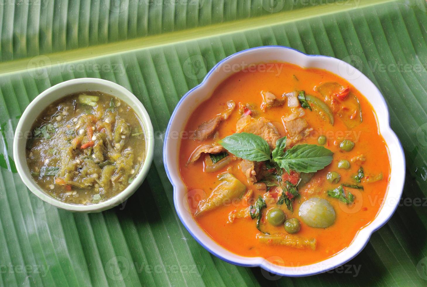 cerdo al curry, cocina tailandesa foto