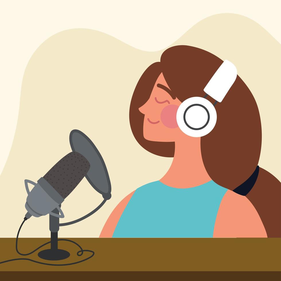 mujer haciendo podcast vector