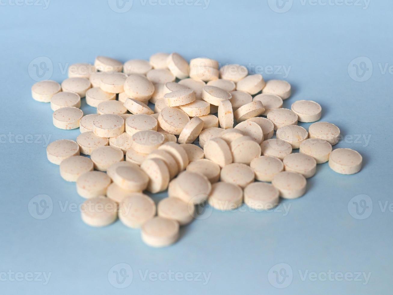 Vitamin C and D3 tablets photo