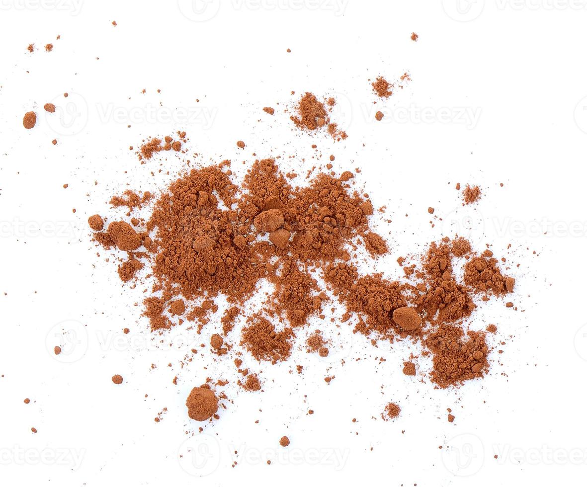 cacao en polvo sobre fondo blanco foto