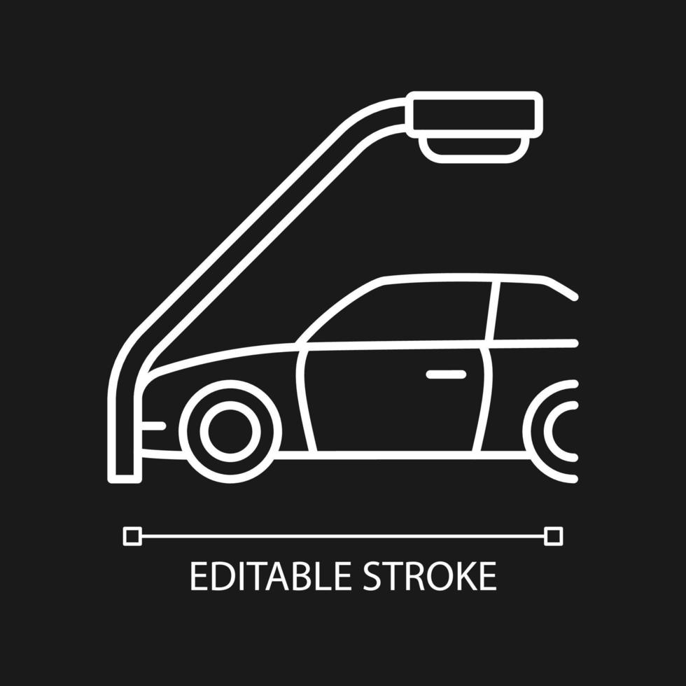 Single-vehicle collision white linear icon for dark theme. Colliding with lamppost. Head-on crash. Thin line customizable illustration. Isolated vector contour symbol for night mode. Editable stroke