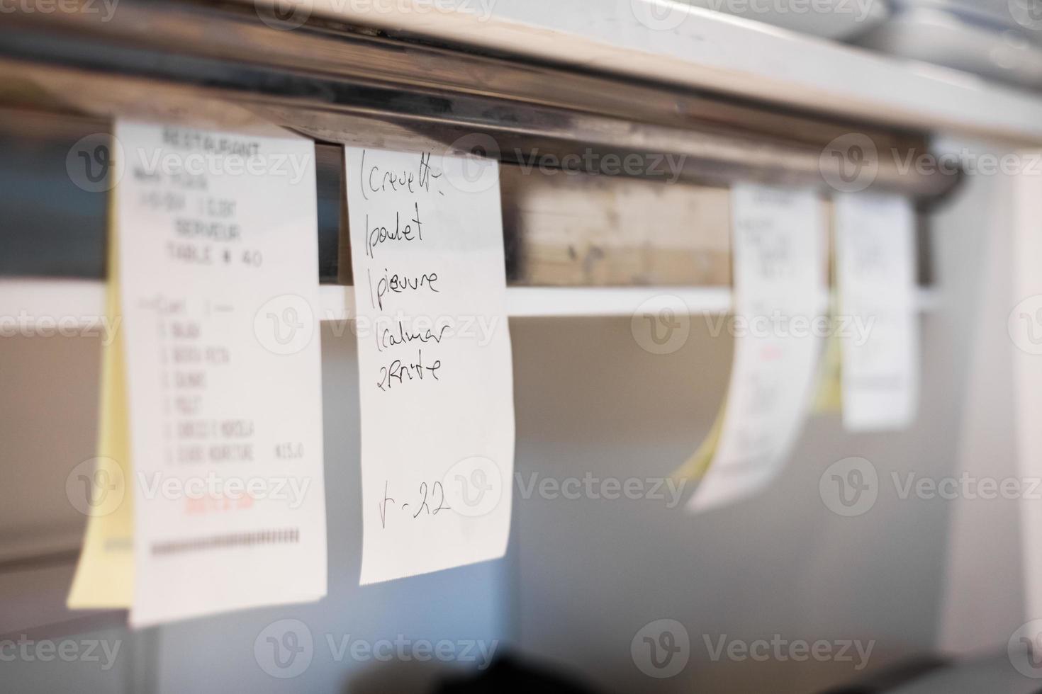 pedidos en la cocina de un restaurante foto