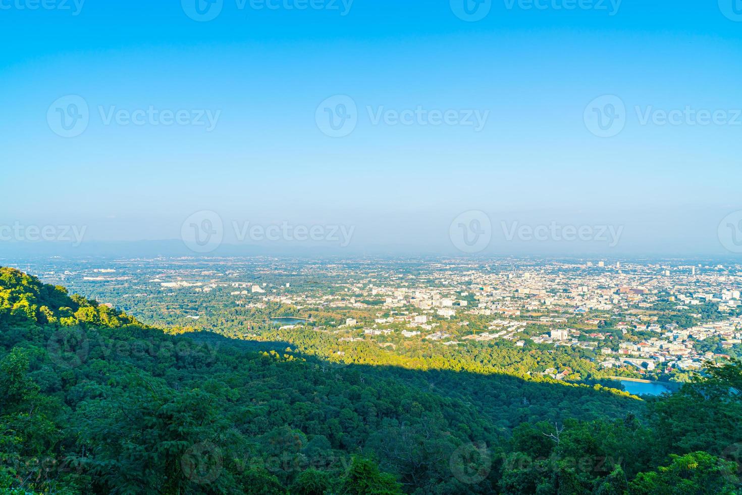 horizonte de la ciudad de chiang mai en tailandia foto