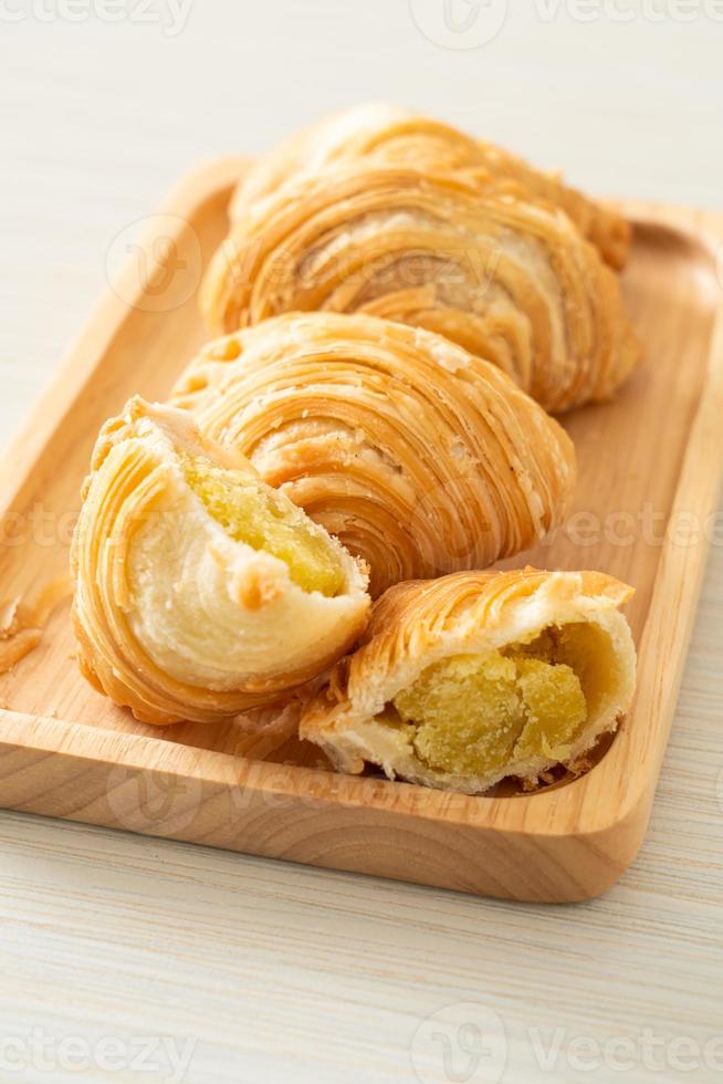 curry puff stuffed beans on plate photo