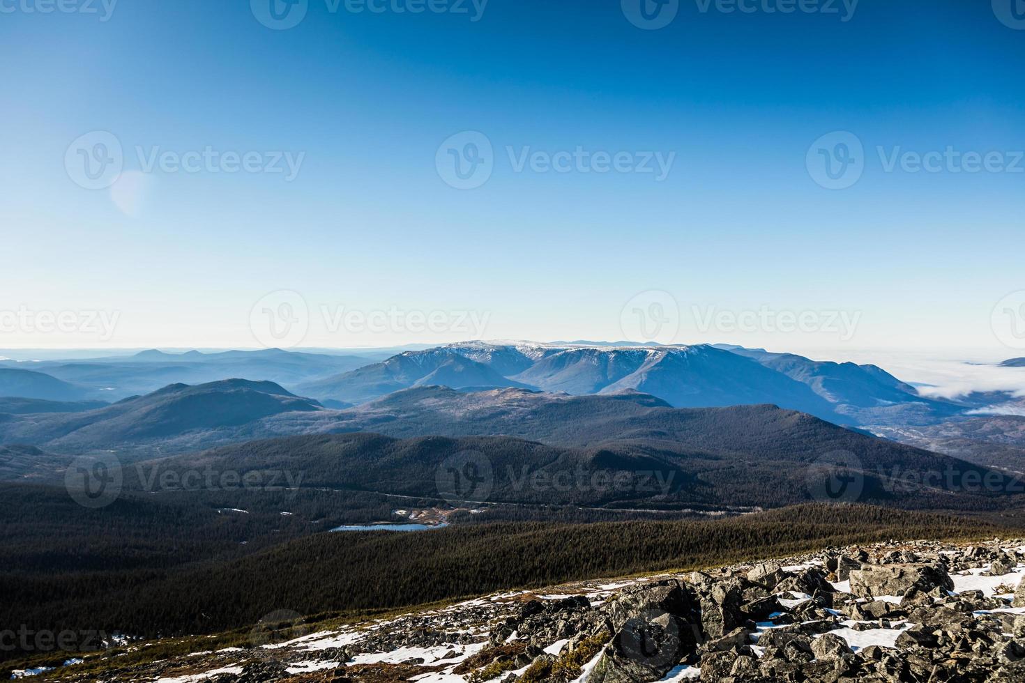 La cima de la montaña Richardson en el parque nacional de Gaspe en Quebec, Canadá foto