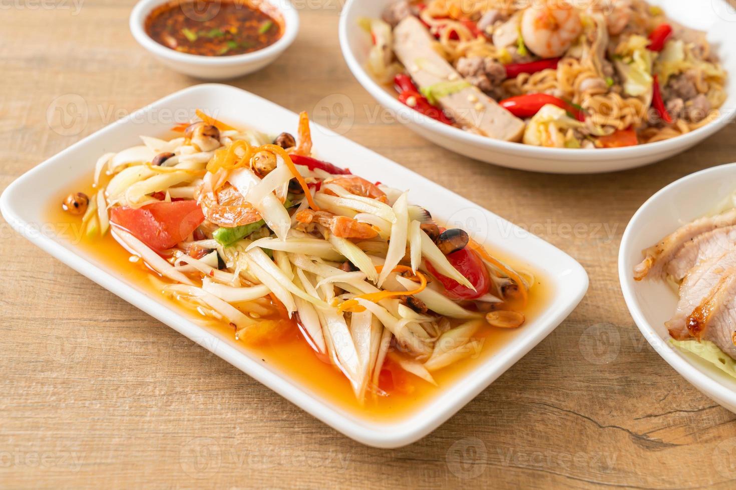 Som Tum - Spicy papaya salad photo