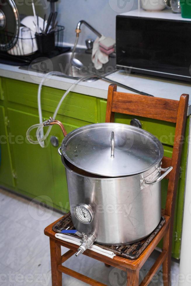 Cooling a Home-Brew Beer Wort using Tap Water and a Chiller photo