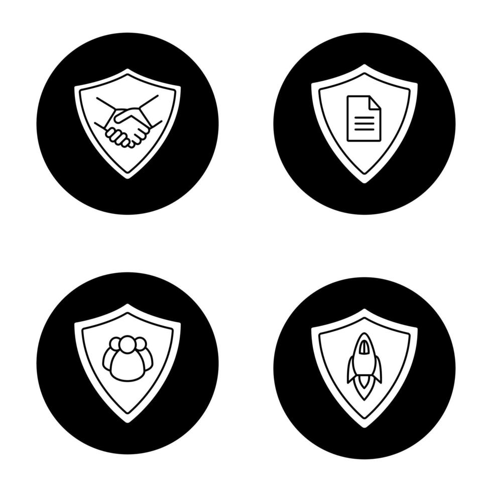 conjunto de iconos de glifo de escudos de protección. trato seguro, documentos personales, proyectos de puesta en marcha, protección de personas. ilustraciones de siluetas blancas vectoriales en círculos negros vector