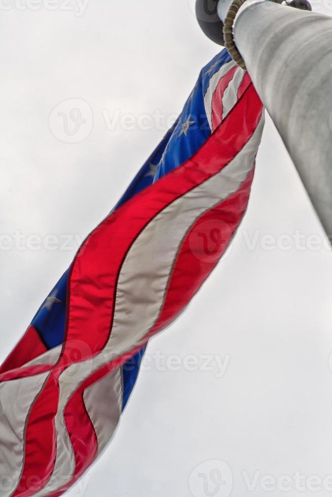 vista inferior de la bandera americana foto