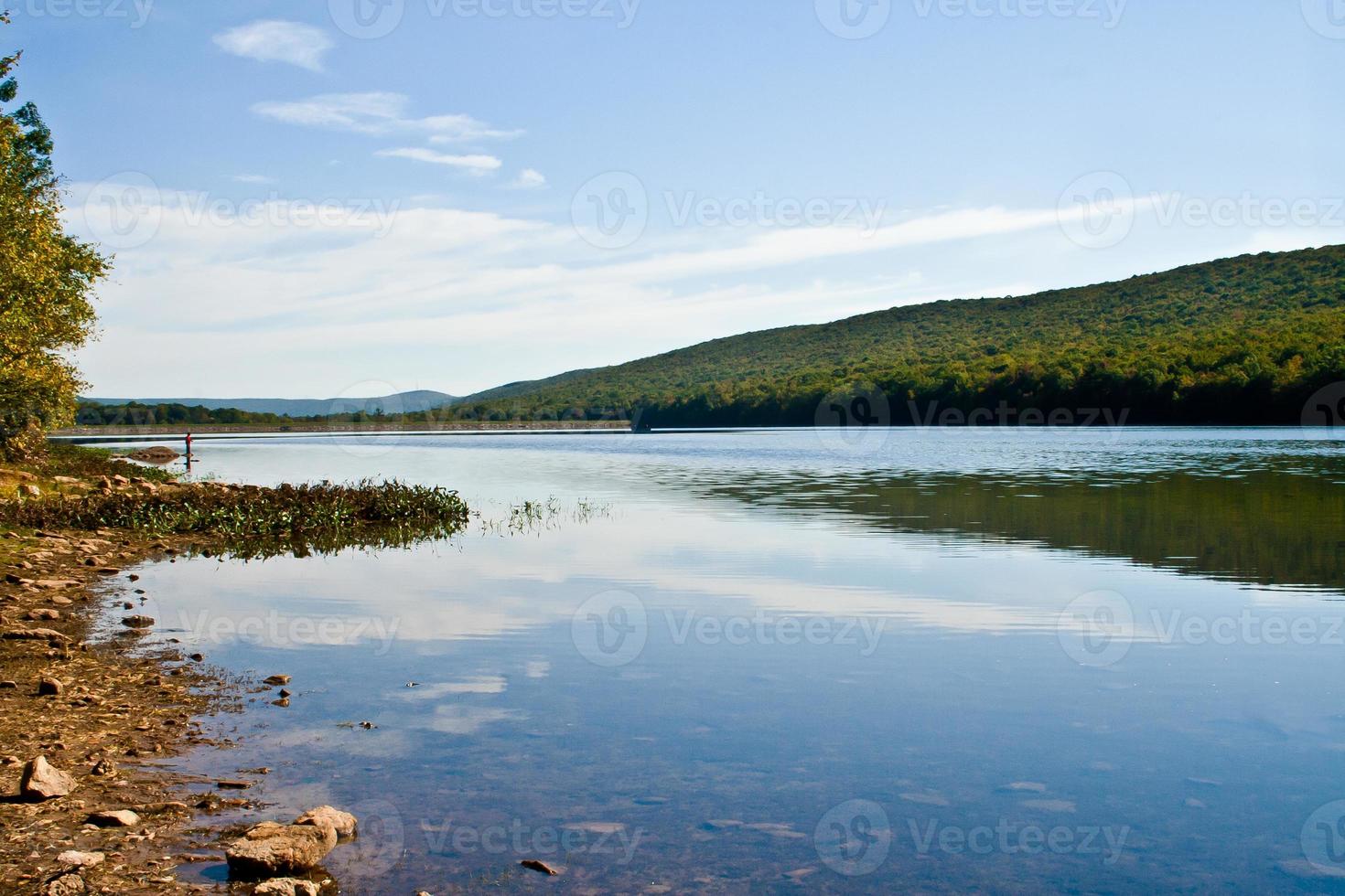 lago con reflejo foto