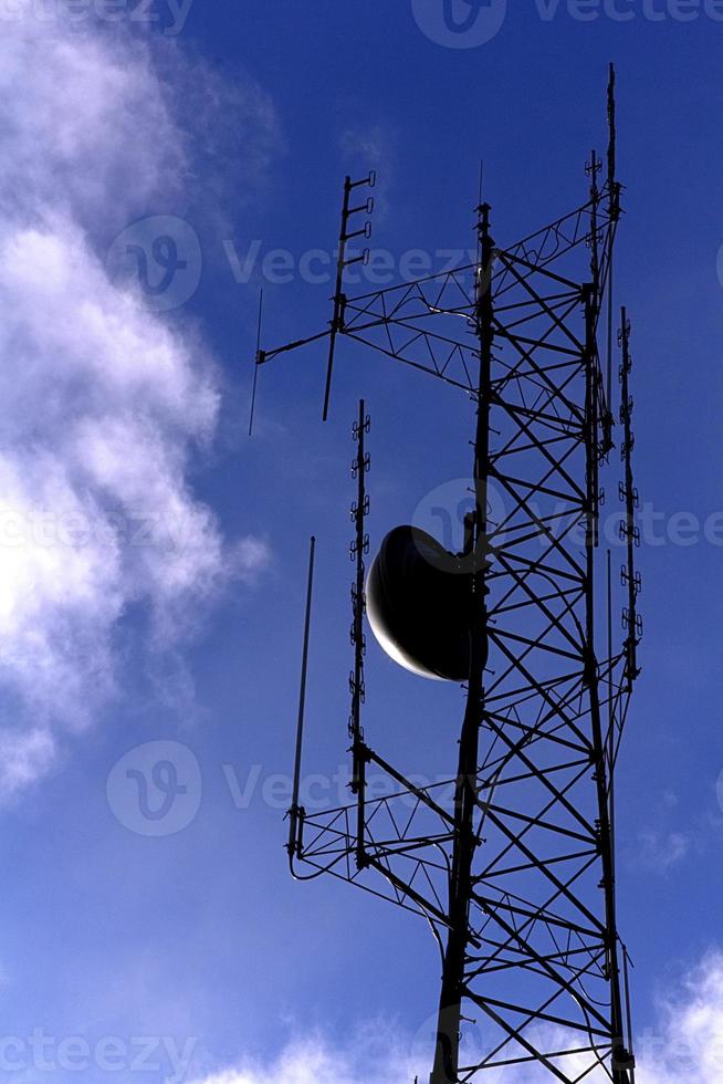 torre de antena alta foto