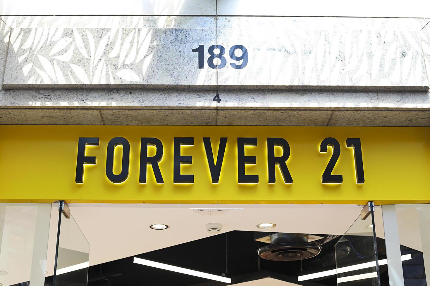 Sydney, Australia, 23 de enero de 2017 - Detalle de la tienda forever 21 en Sydney, Australia. forever 21 es un minorista de moda rápida estadounidense fundado en 1984. foto