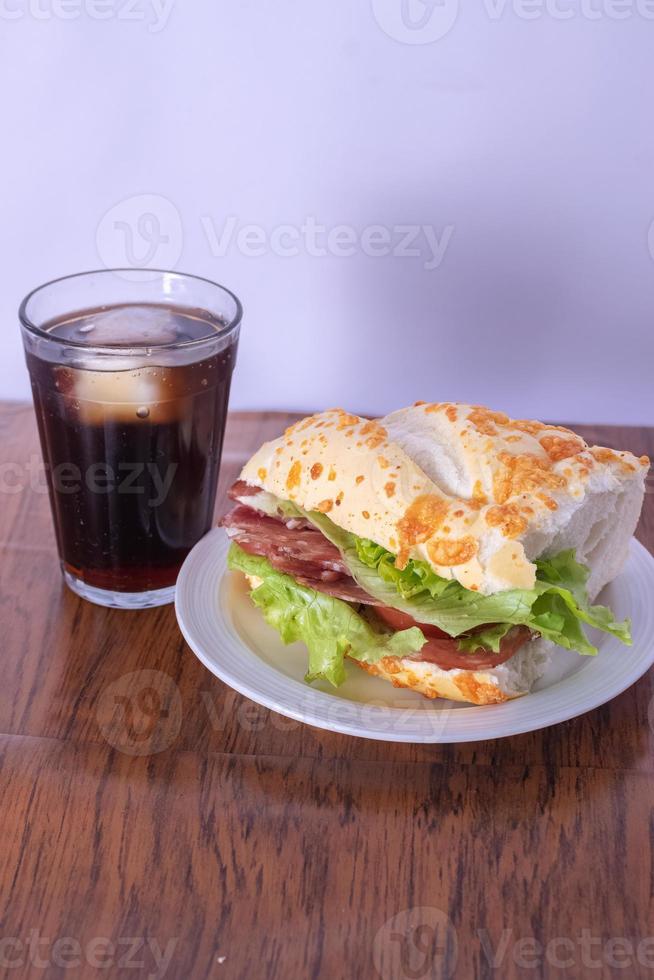 sándwich con ensalada foto