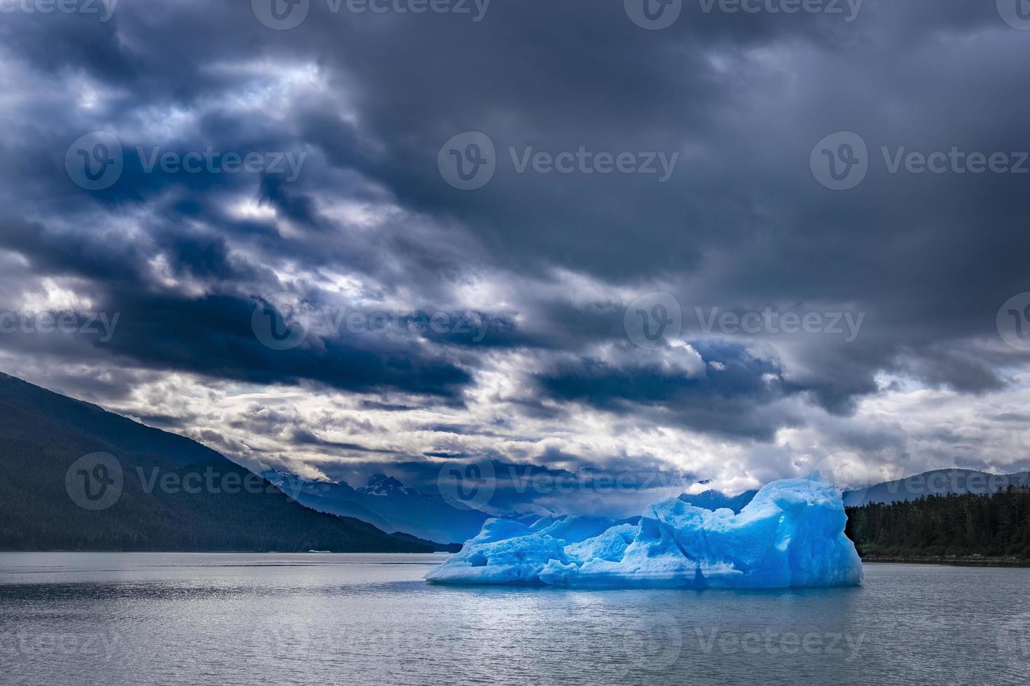 iceberg, brazo endicott, alaska foto
