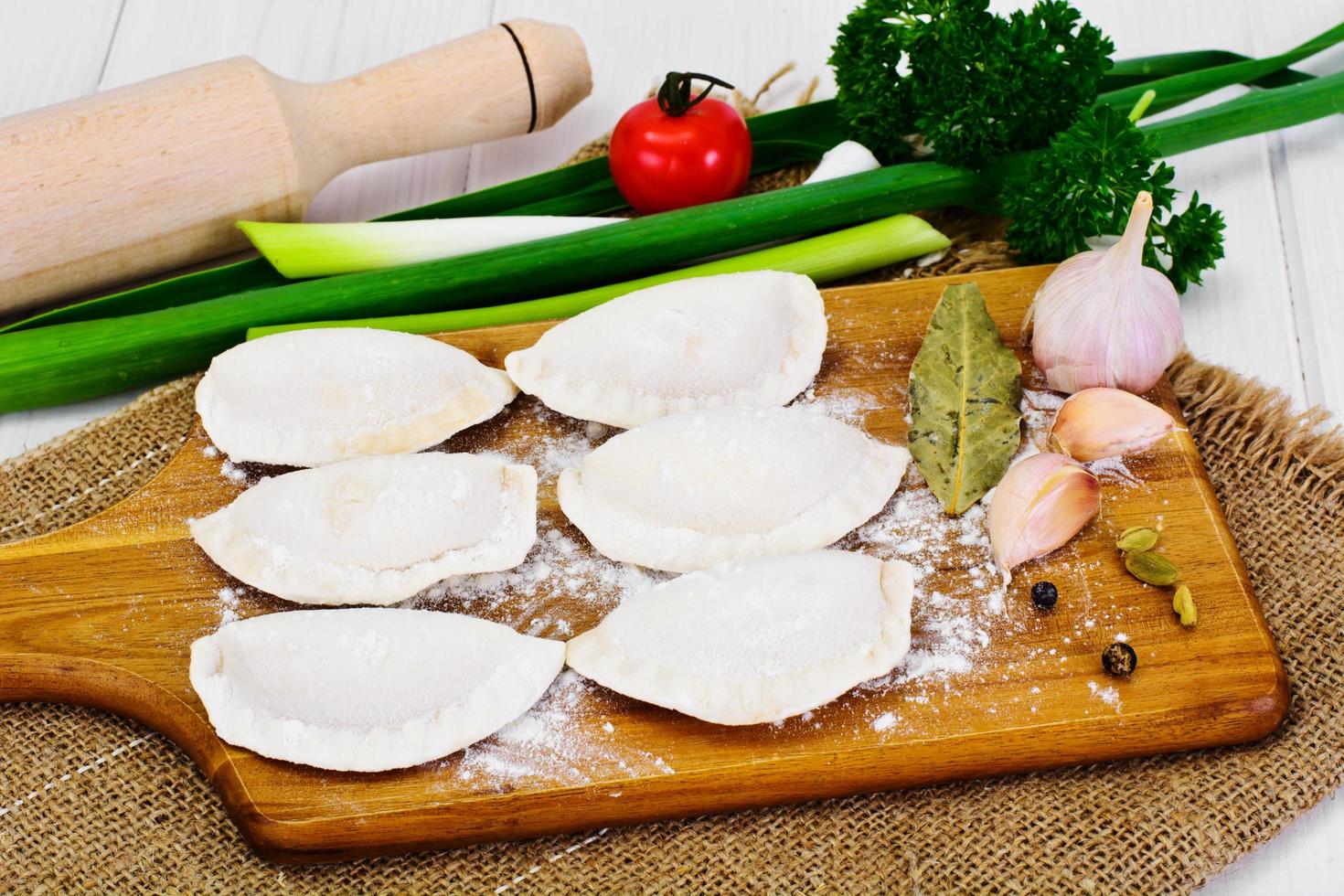 bolas de masa hervida caseras, pelmeni ruso foto