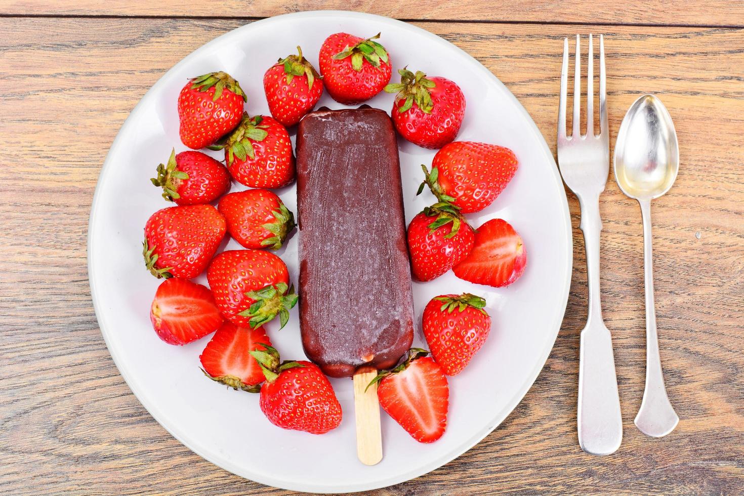 helado con fresas foto