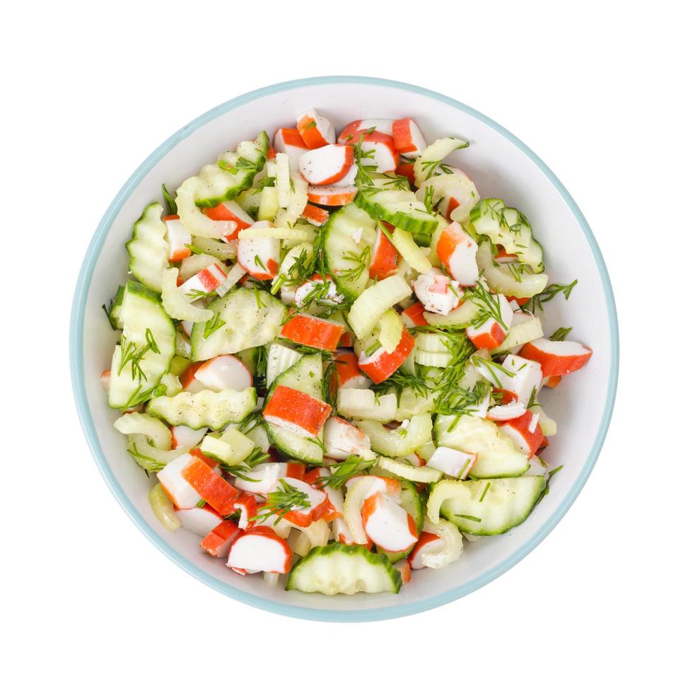 aperitivo vegetariano de pepino, apio y surimi foto