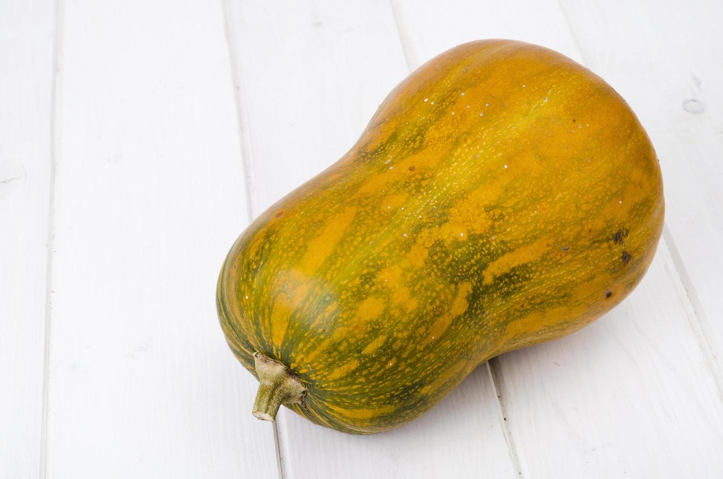 calabaza nuez moscada madura fresca uno. foto de estudio