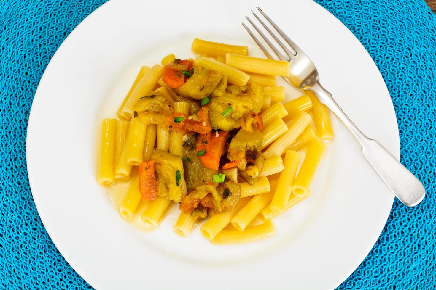 pasta con verduras guisadas foto