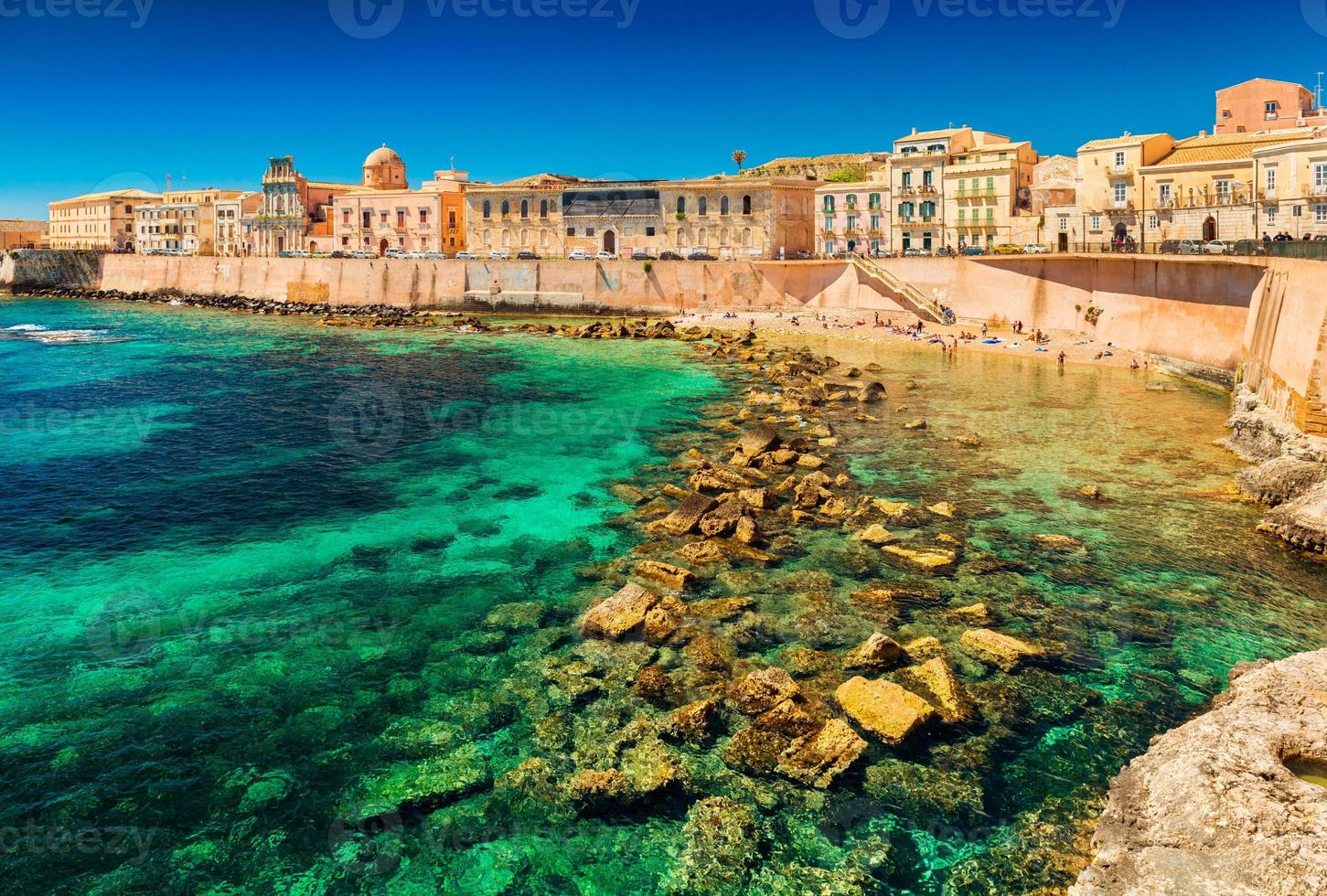 Paisaje urbano de Ortigia, el centro histórico de Siracusa, Sicilia, Italia foto