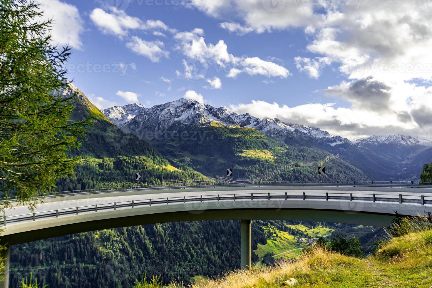 ruta gotthard desde ticino hasta suiza central foto