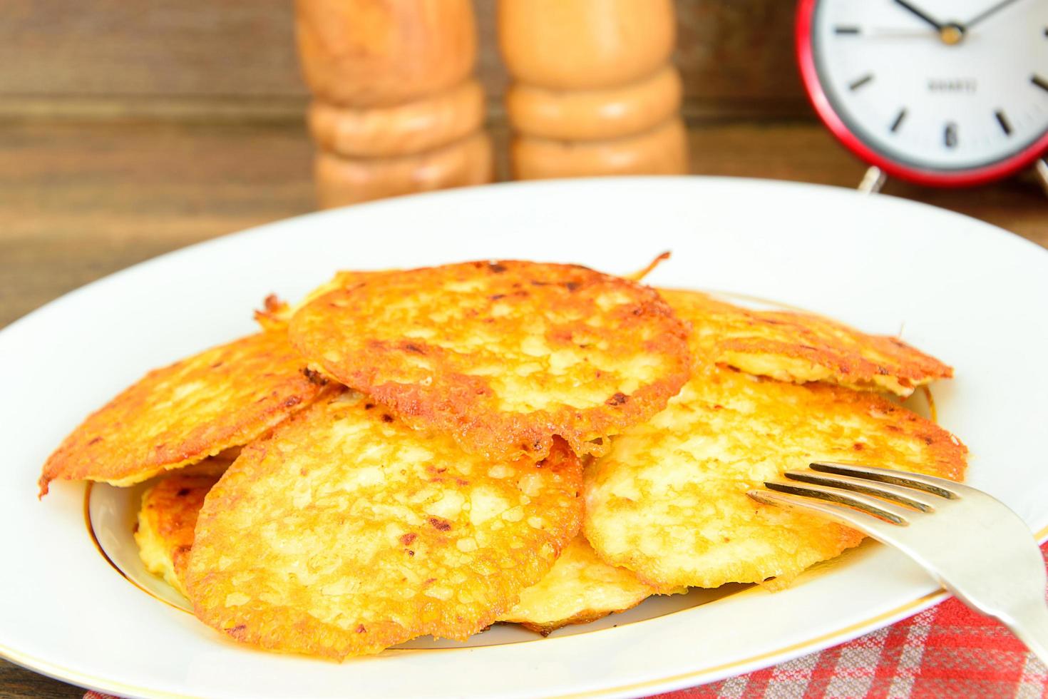 tortitas de patatas fritas. cocina bielorrusa y alemana. foto