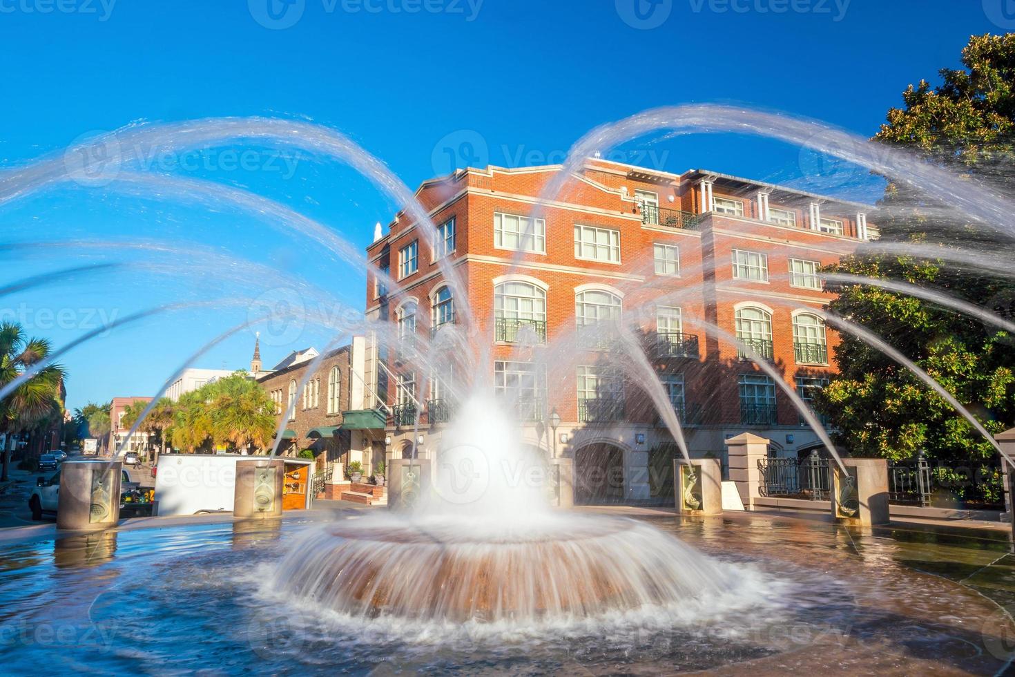 fuente en el waterfront park en charleston foto