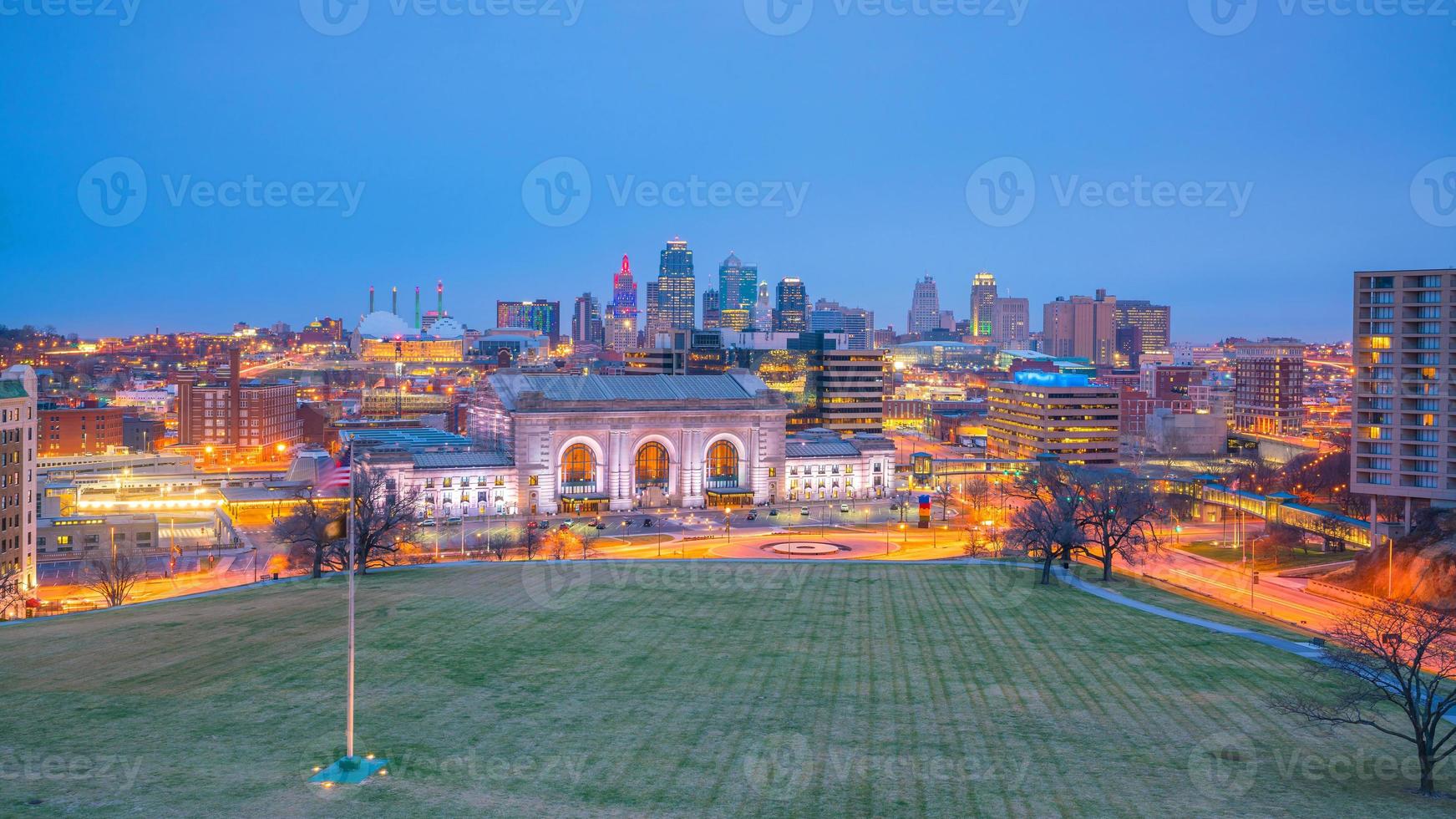 Vista del horizonte de la ciudad de Kansas en Missouri foto