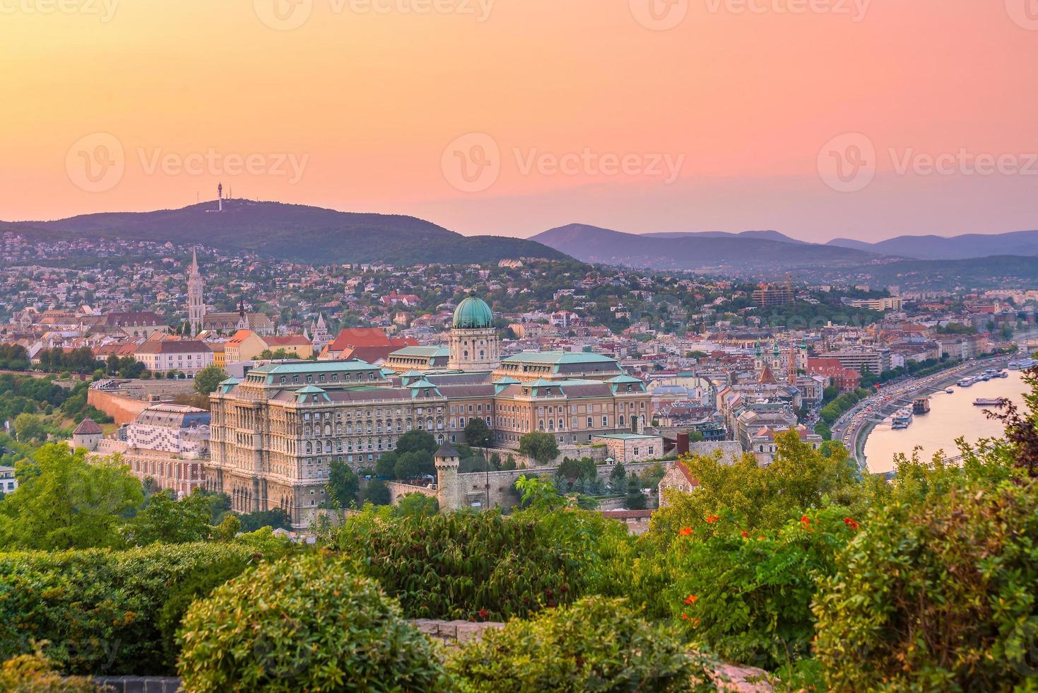 horizonte de budapest en hungría foto